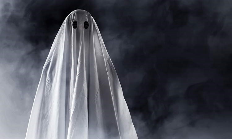 ¿Por qué se representa a los fantasmas con una sábana blanca?